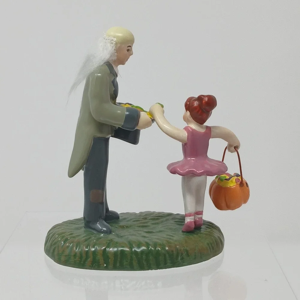 Dept 56 Scary Treats For A Sweet  Snow Village Halloween Accessory #6005486
